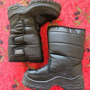 Youth Cold weather/snow boots - fleece lined - size 4
